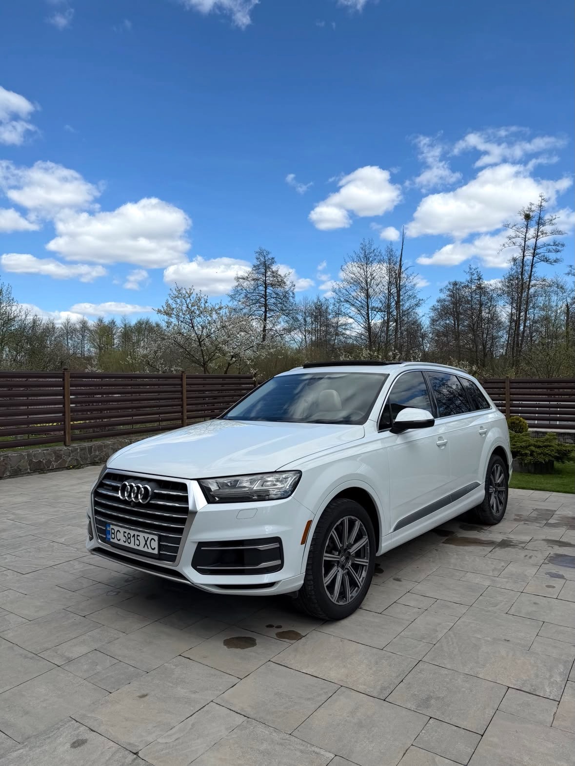 Купити Audi Q7 2016 3.0 бензин білого кольору у Львові