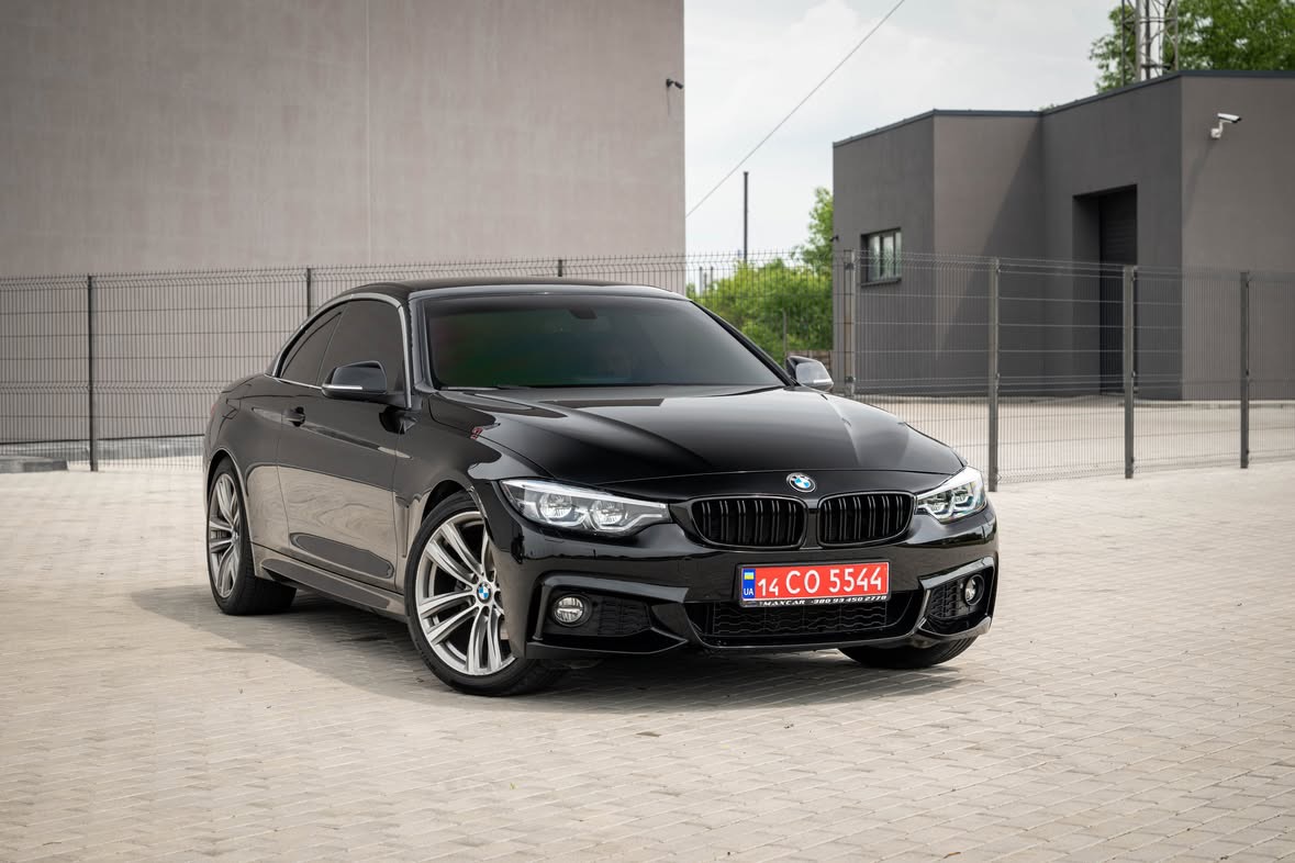 Купити BMW 430i 2.0 бензин 2017 року чорного кольору у Львові