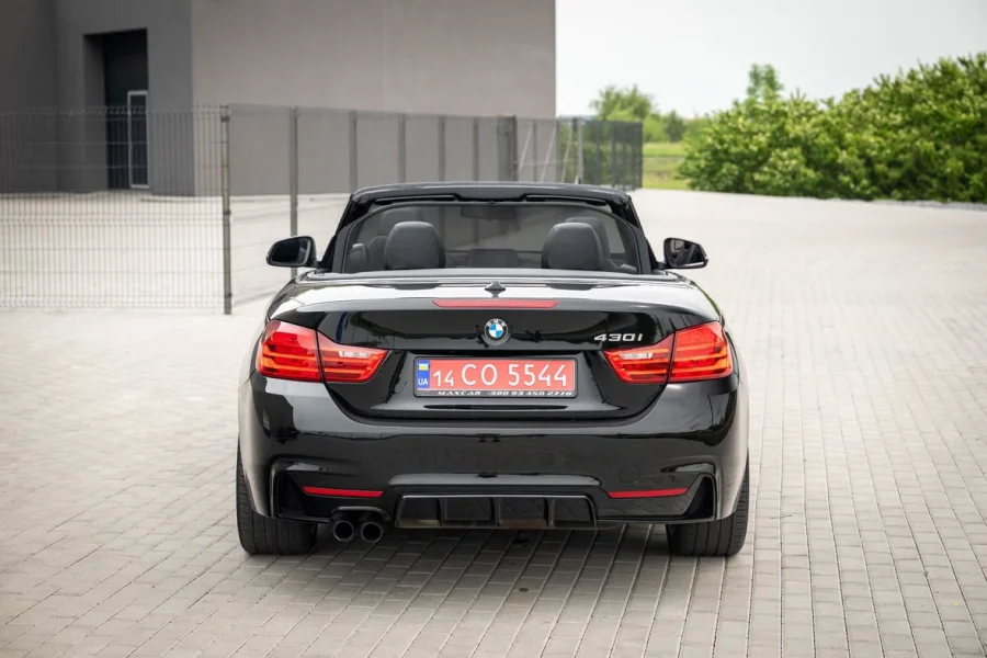 Купити BMW 430i 2.0 бензин 2017 року чорного кольору у Львові