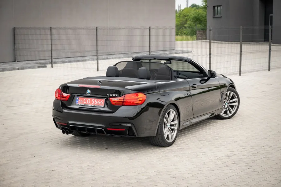 Купити BMW 430i 2.0 бензин 2017 року чорного кольору у Львові