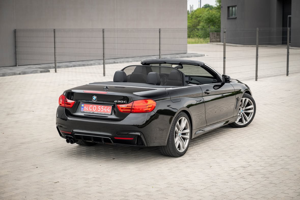 Купити BMW 430i 2.0 бензин 2017 року чорного кольору у Львові