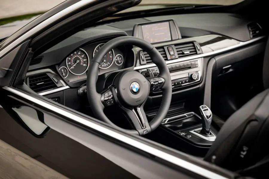 Купити BMW 430i 2.0 бензин 2017 року чорного кольору у Львові