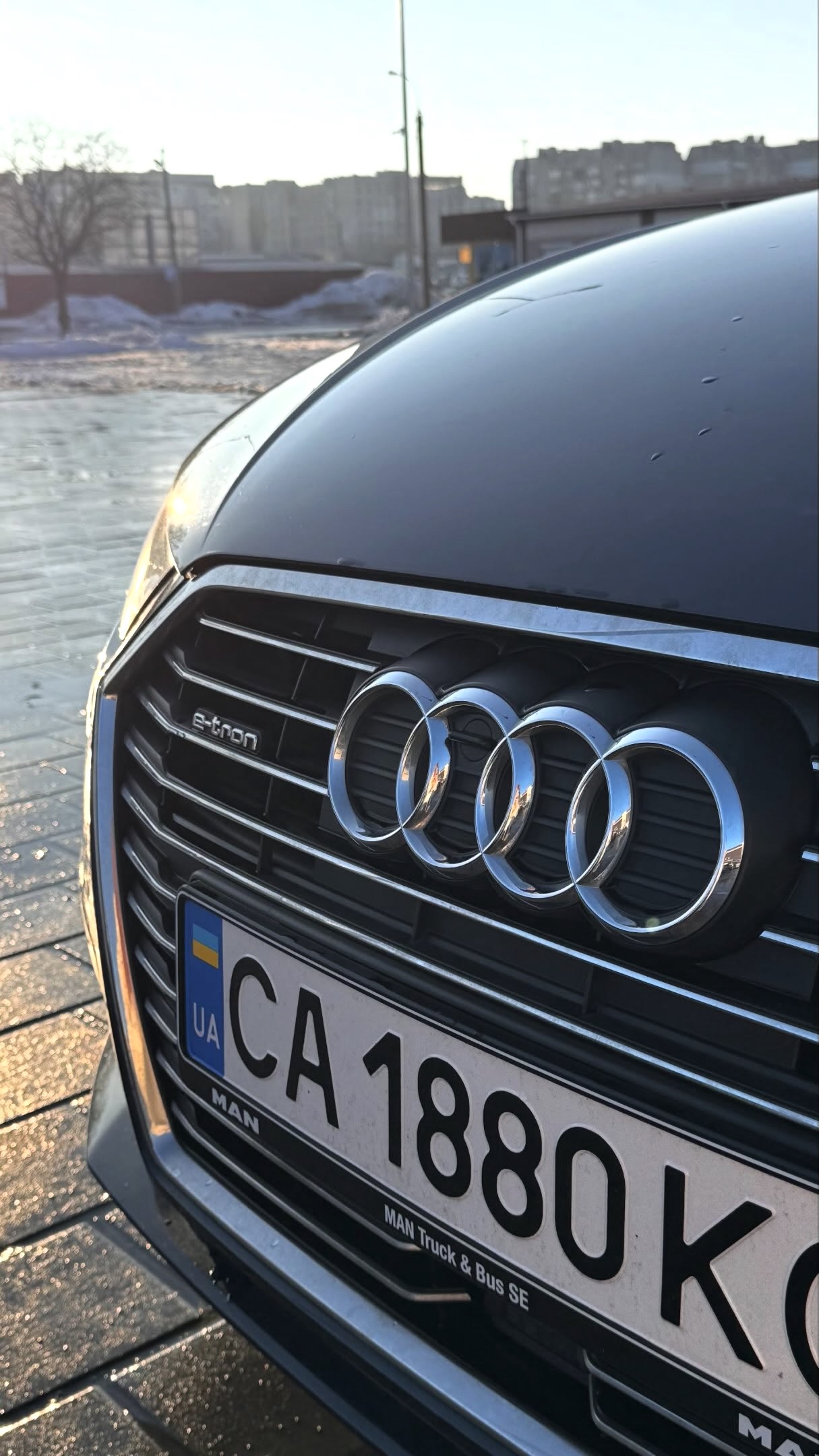 Купити Audi A3 8V (FL) 1.4 гібрид 2018 року синього кольору в Черкасах