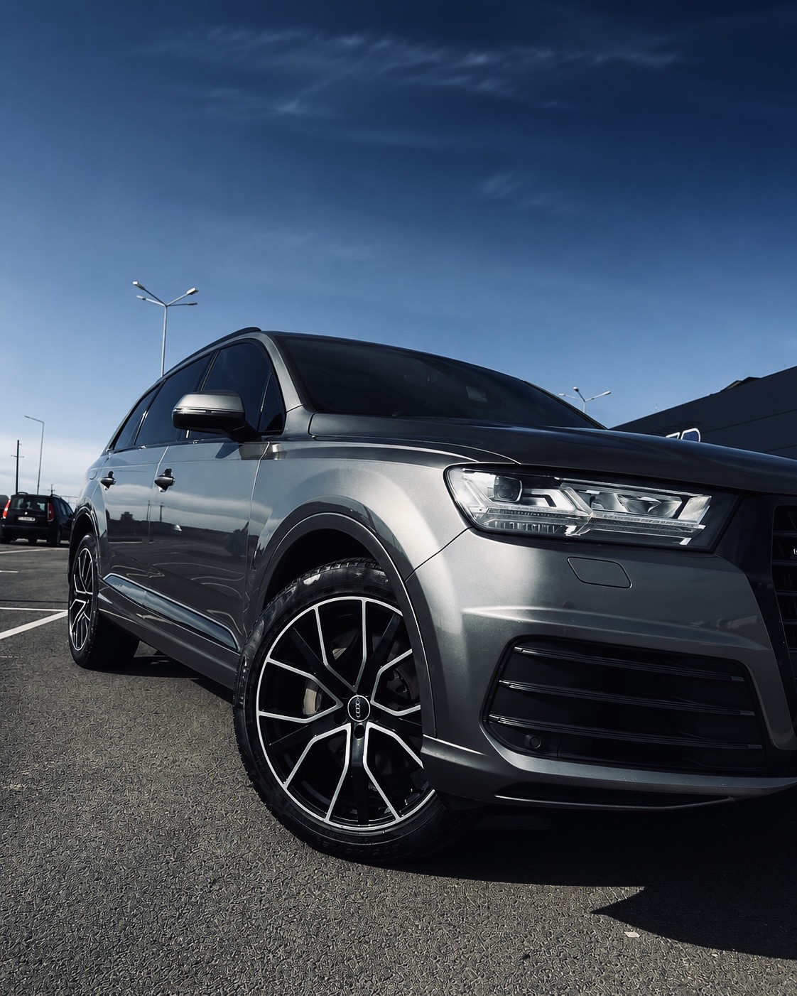 Купити Audi Q7 3.0 TFSI 2017 року сірого кольору у Львові