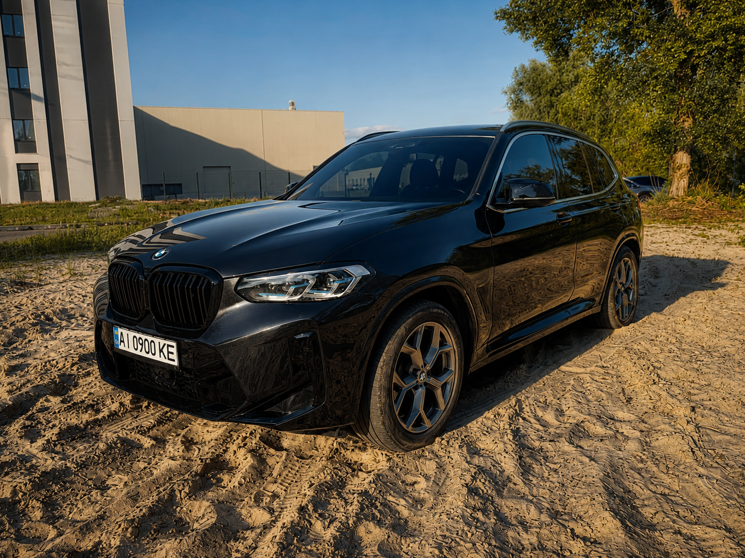 Купити BMW X3 2019 року 2.0 бензин xDrive чорного кольору в Києві