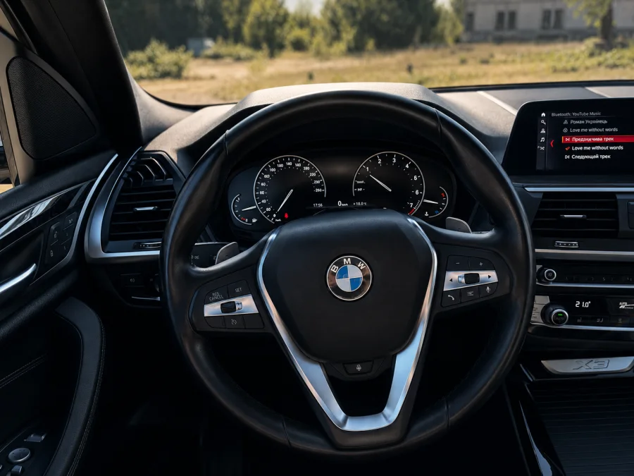 Купити BMW X3 2019 року 2.0 бензин xDrive чорного кольору в Києві