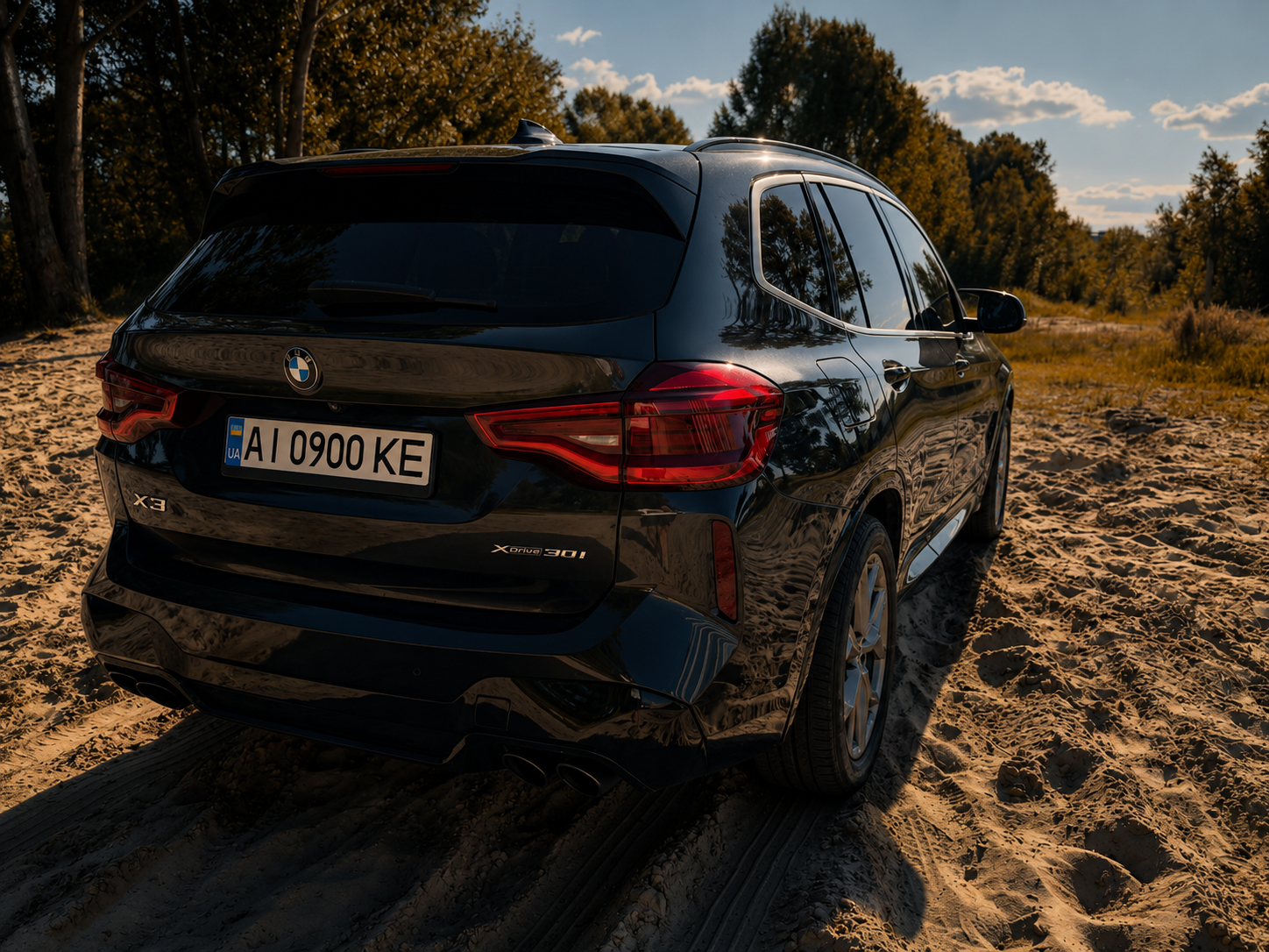 Купити BMW X3 2019 року 2.0 бензин xDrive чорного кольору в Києві