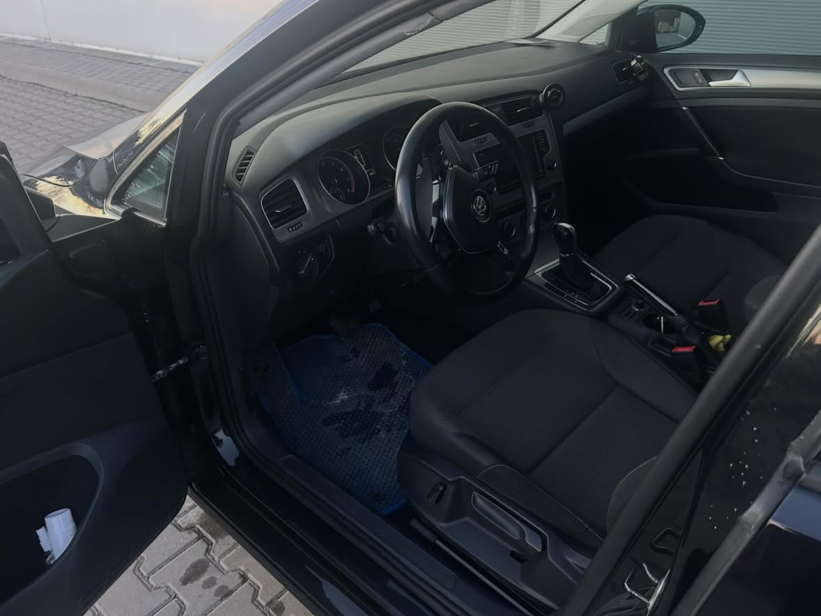 Купити Volkswagen Golf 1.8 2015 року чорного кольору в Києві