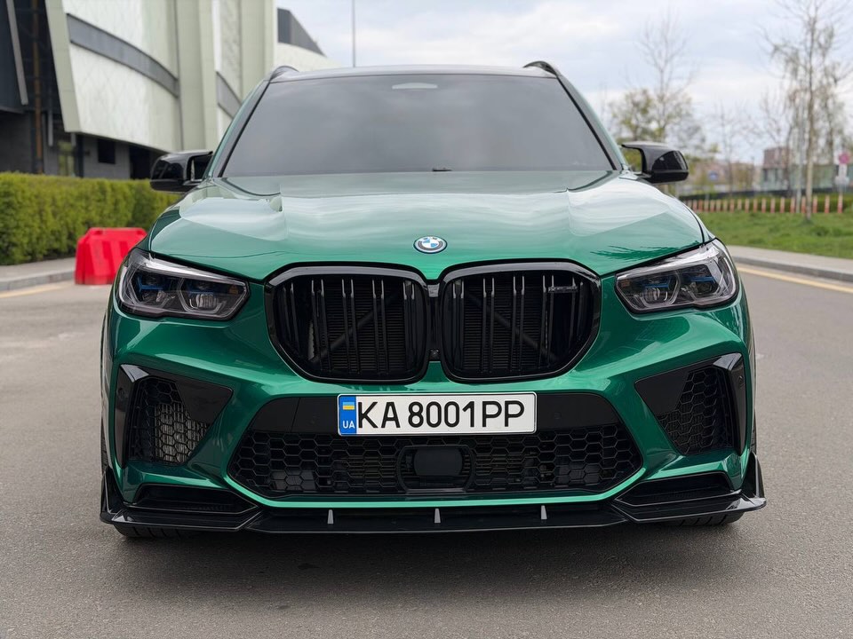 Купити BMW X5M Competition 4.4 бензин зеленого кольору в Києві