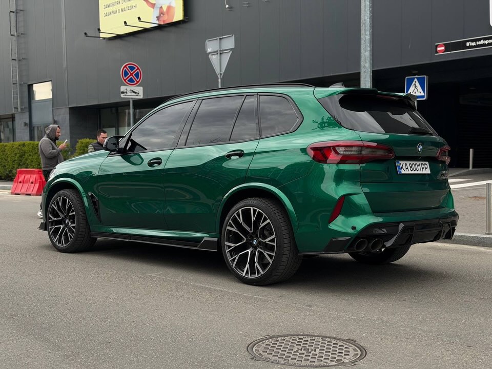 Купити BMW X5M Competition 4.4 бензин зеленого кольору в Києві