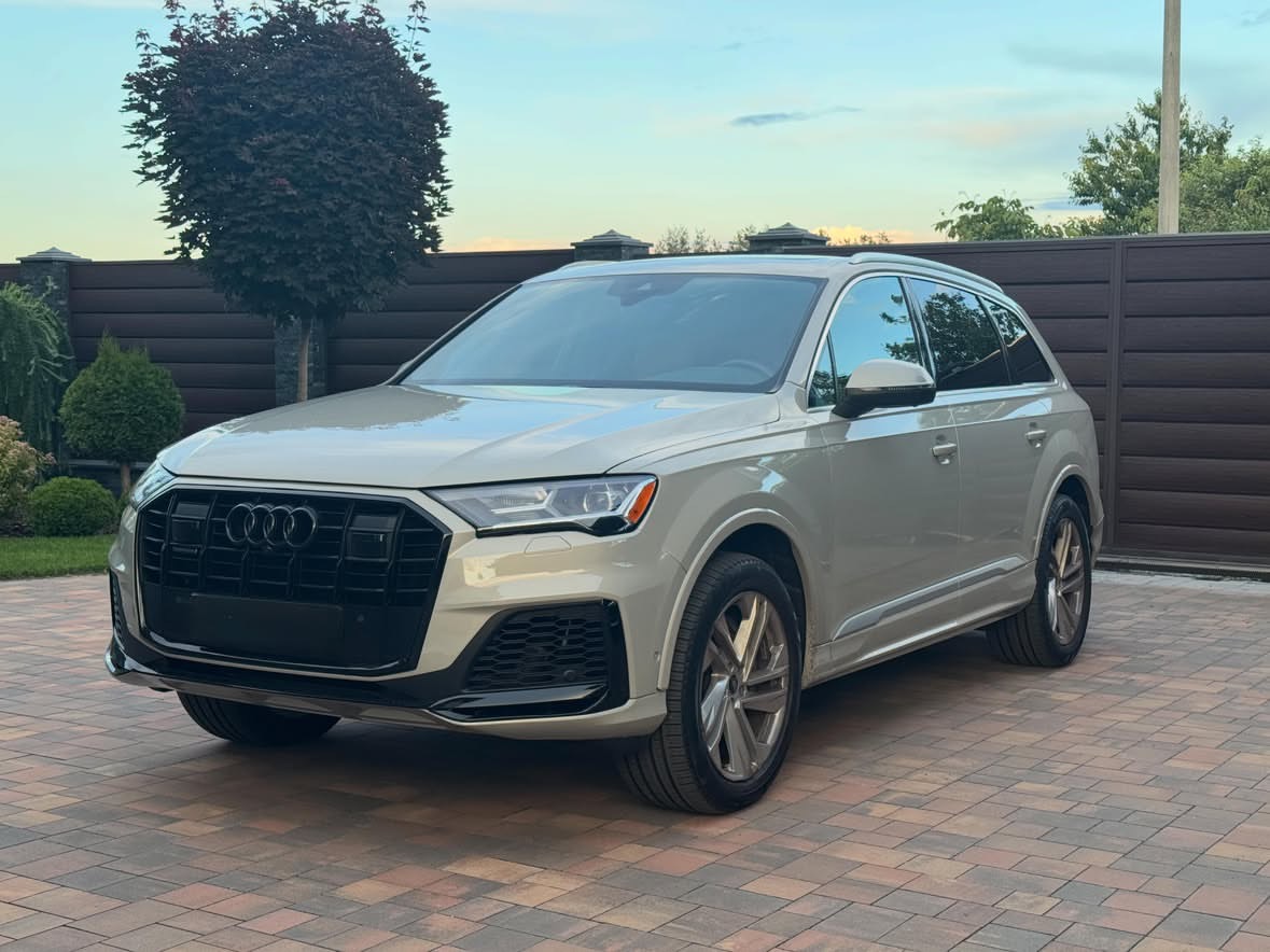 Купити Audi Q7 2.0 бензин Premium Plus 2021 року сірого кольору