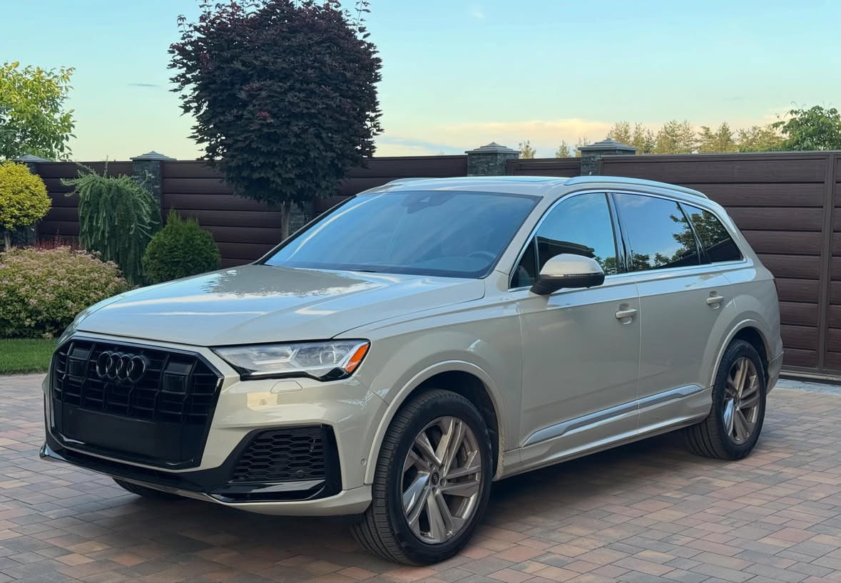 Купити Audi Q7 2.0 бензин Premium Plus 2021 року сірого кольору