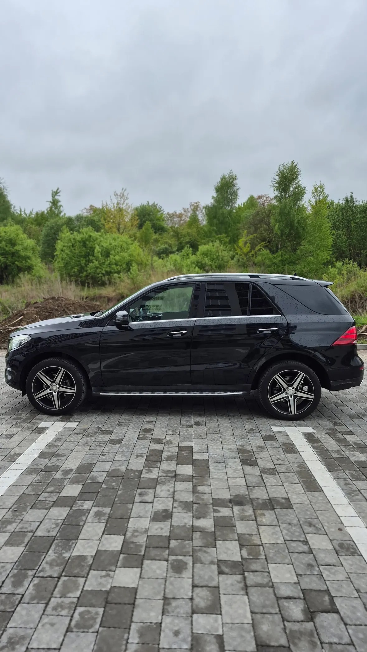 Купити Mercedes-Benz GLE 350 3.5 бензин 2017 року чорного кольору у Львові