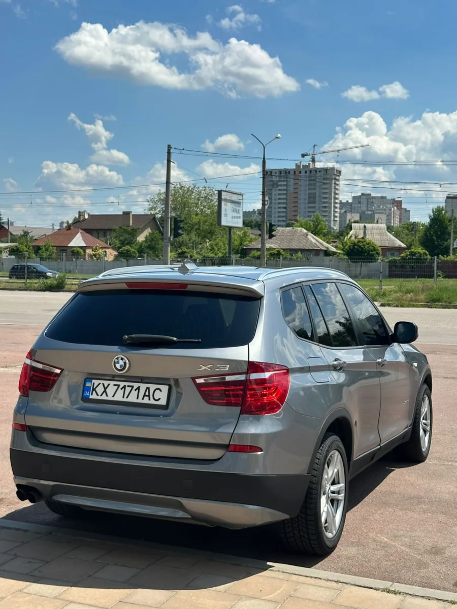 Купити BMW X3 2013 року 2.0 бензин сірого кольору в Харкові