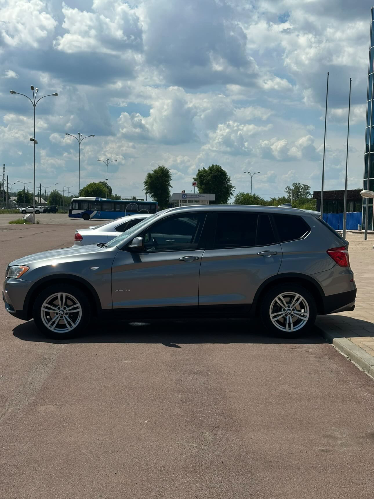 Купити BMW X3 2013 року 2.0 бензин сірого кольору в Харкові