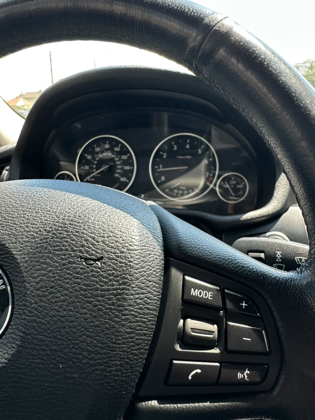 Купити BMW X3 2013 року 2.0 бензин сірого кольору в Харкові