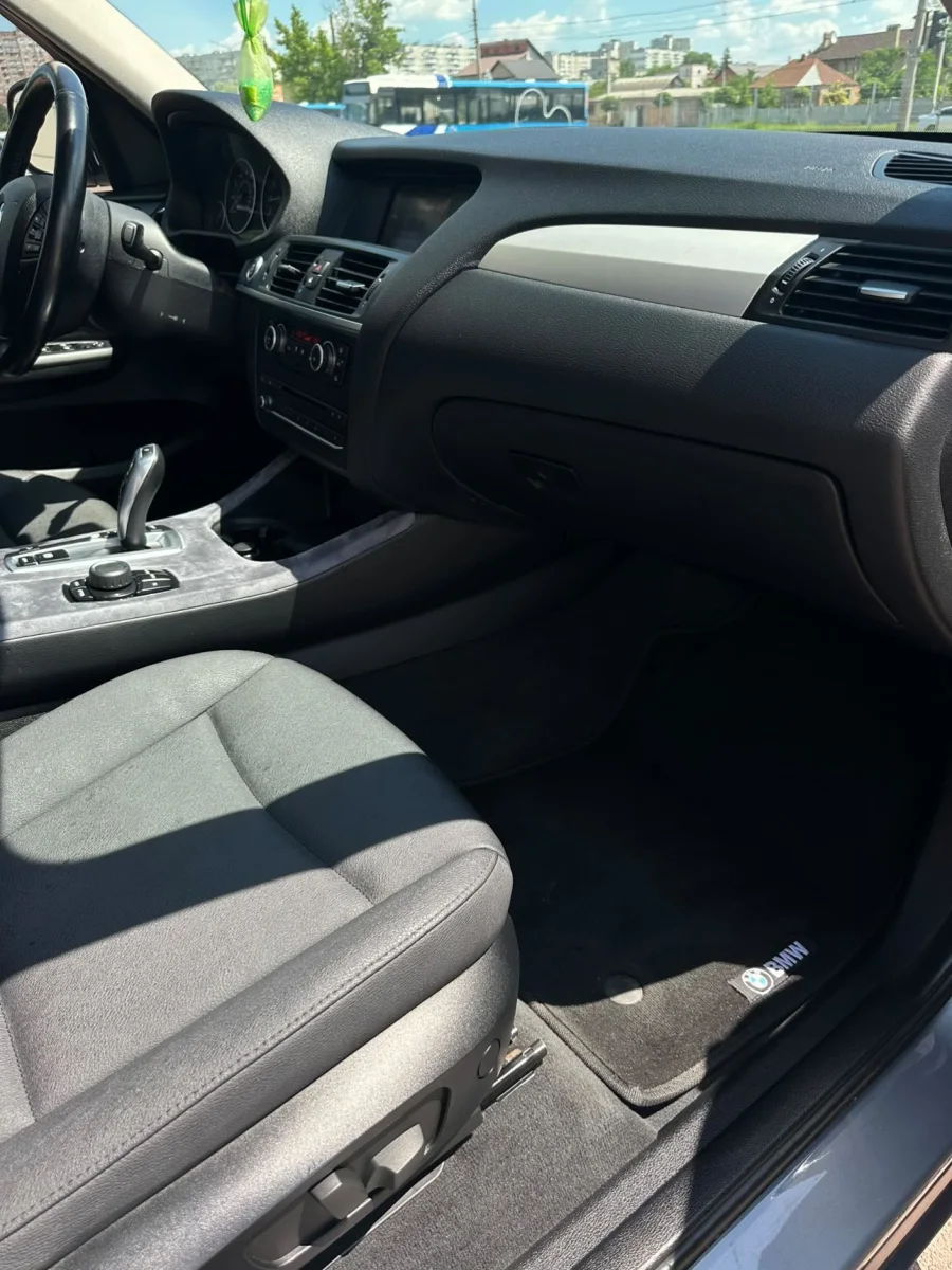 Купити BMW X3 2013 року 2.0 бензин сірого кольору в Харкові
