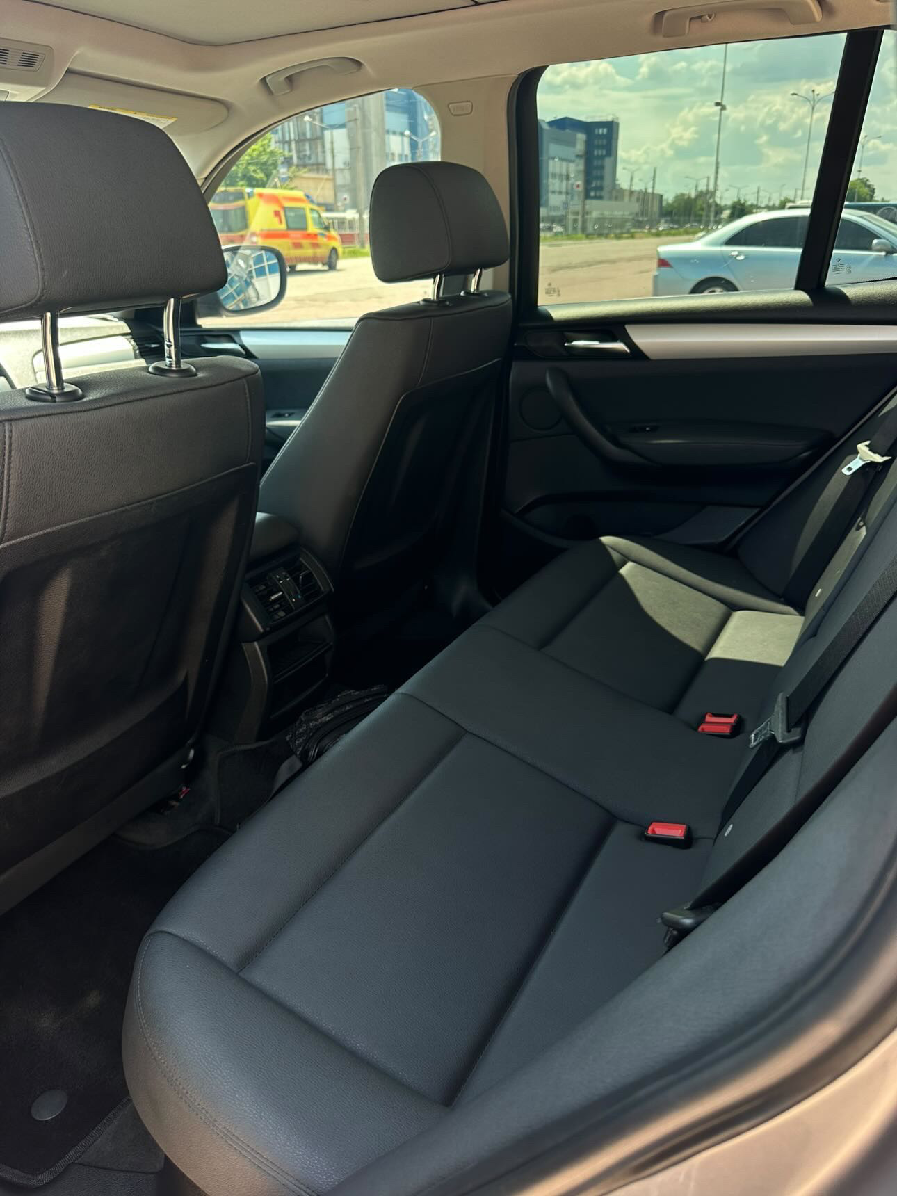 Купити BMW X3 2013 року 2.0 бензин сірого кольору в Харкові