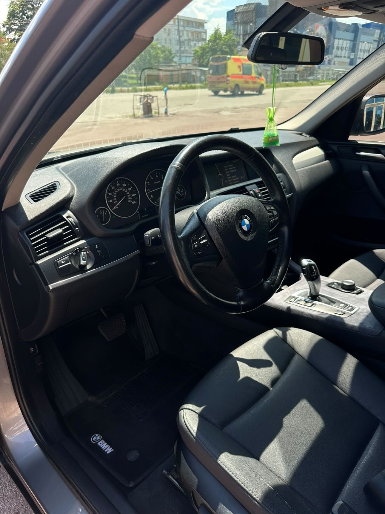 Купити BMW X3 2013 року 2.0 бензин сірого кольору в Харкові