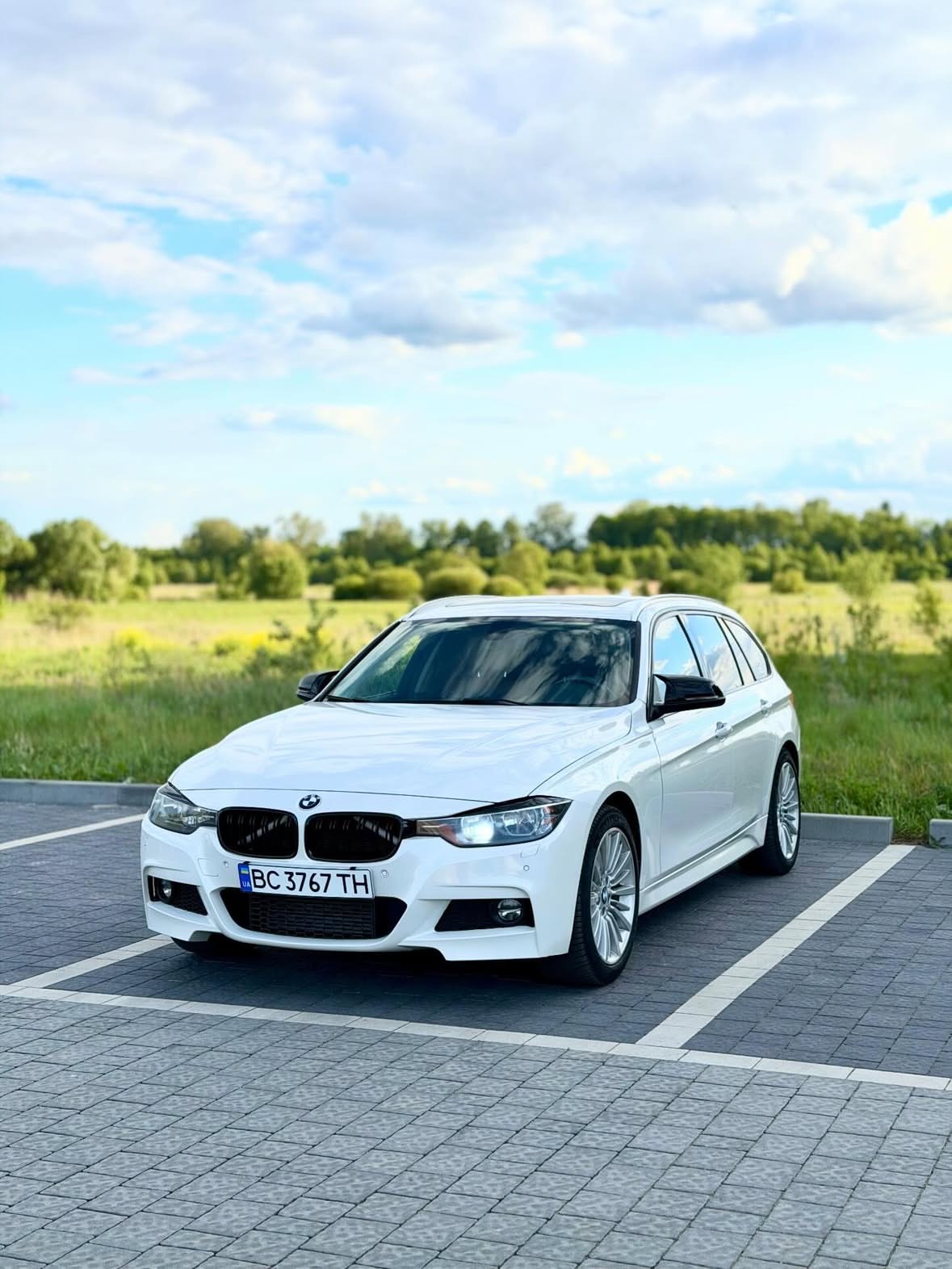 Купити BMW 328 F31 2.0 бензин 2014 року білого кольору у Львові