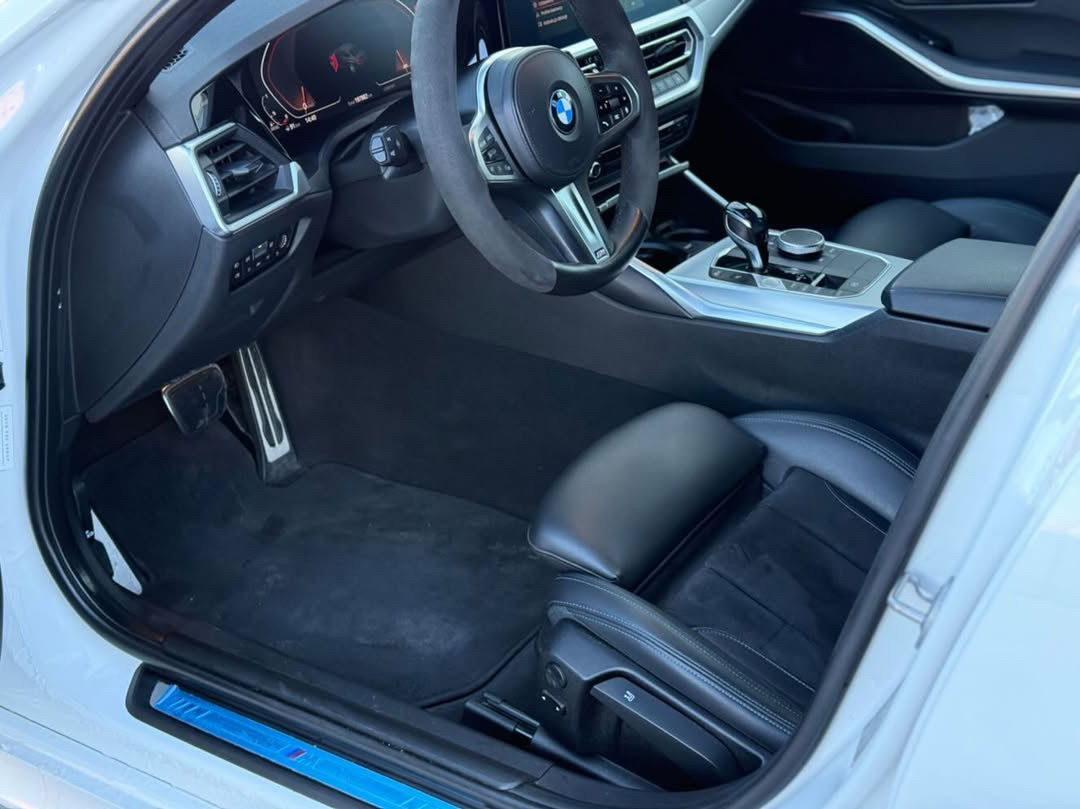 Купити BMW 318d 2020 року білого кольору в Варшаві