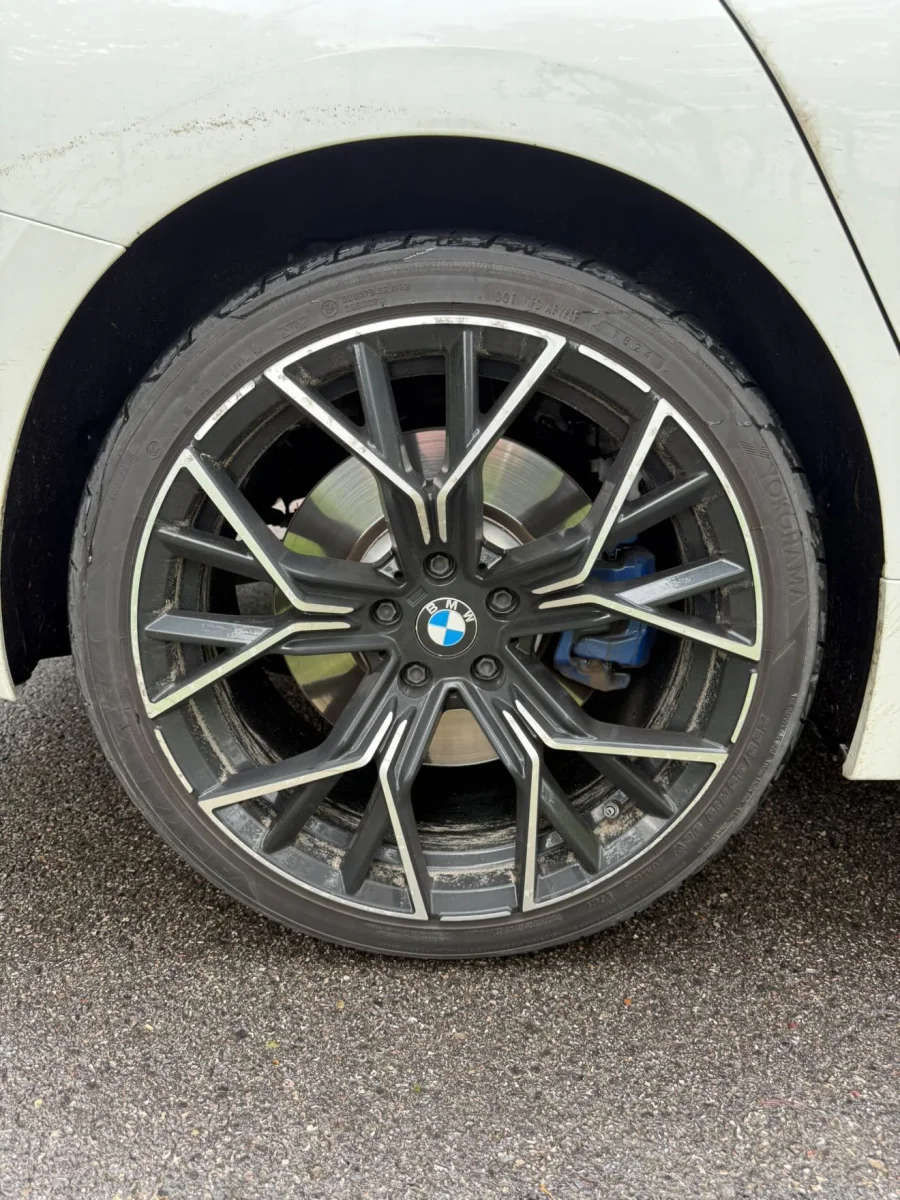 Купити BMW 318d 2020 року білого кольору в Варшаві