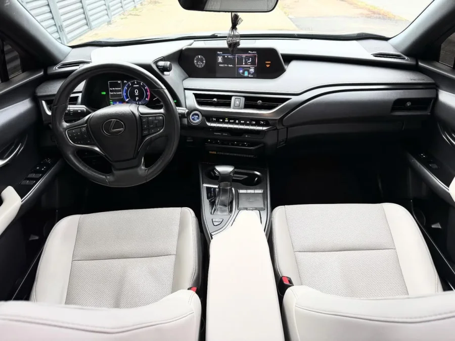 Купити Lexus UH 250 H 2.0 гібрид сірого кольору