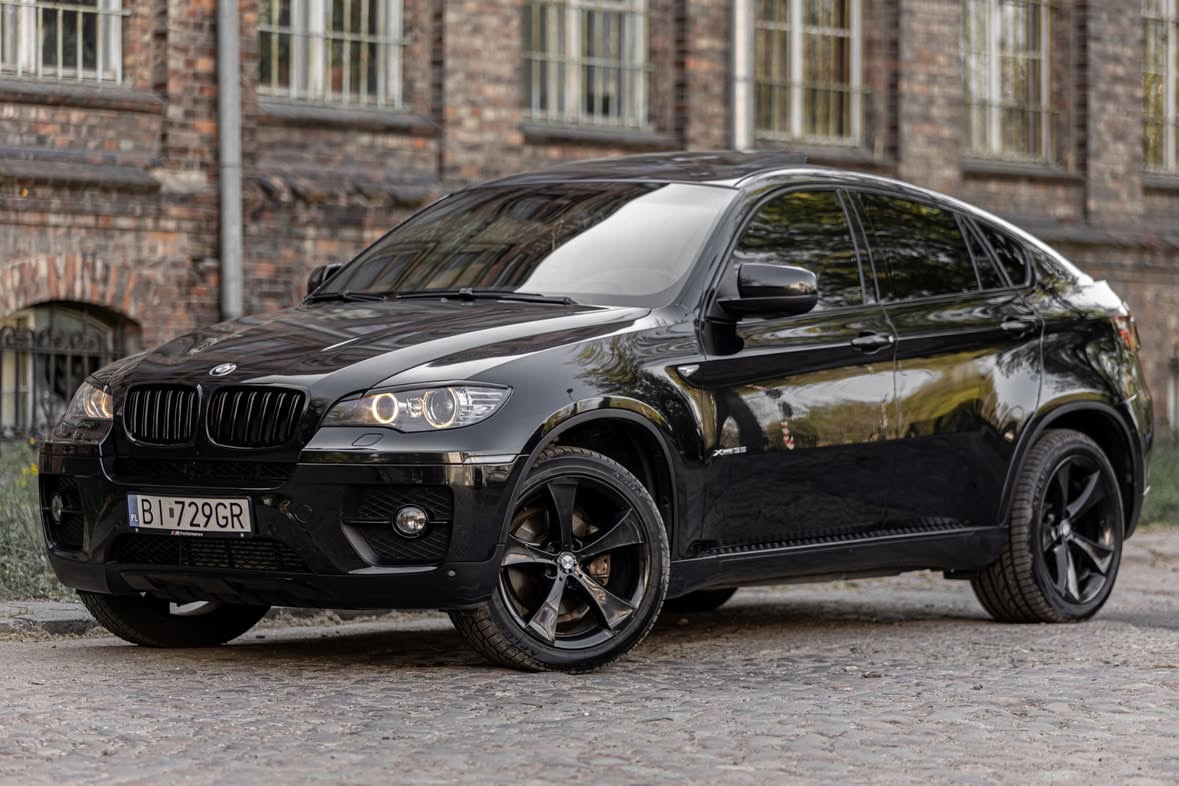 Купити BMW X6 3.0 бензин 2010 року чорного кольору в Варшаві