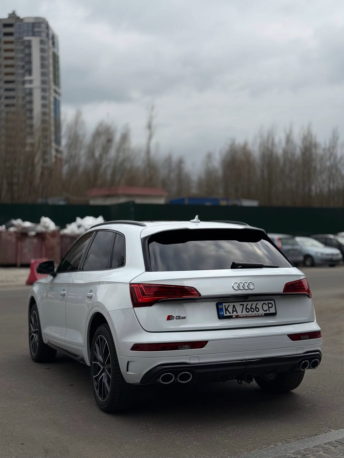 Купити Audi SQ5 3.0 бензин 2020 року білого кольору в Києві