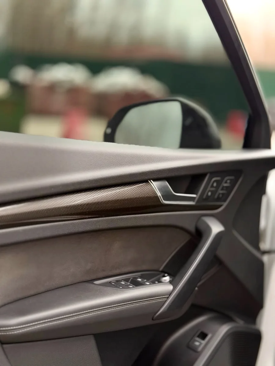 Купити Audi SQ5 3.0 бензин 2020 року білого кольору в Києві
