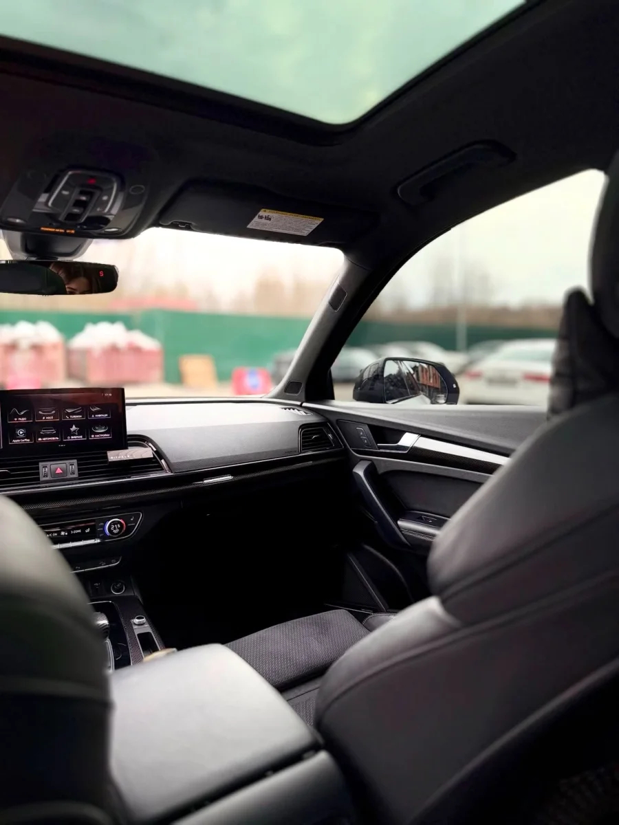 Купити Audi SQ5 3.0 бензин 2020 року білого кольору в Києві