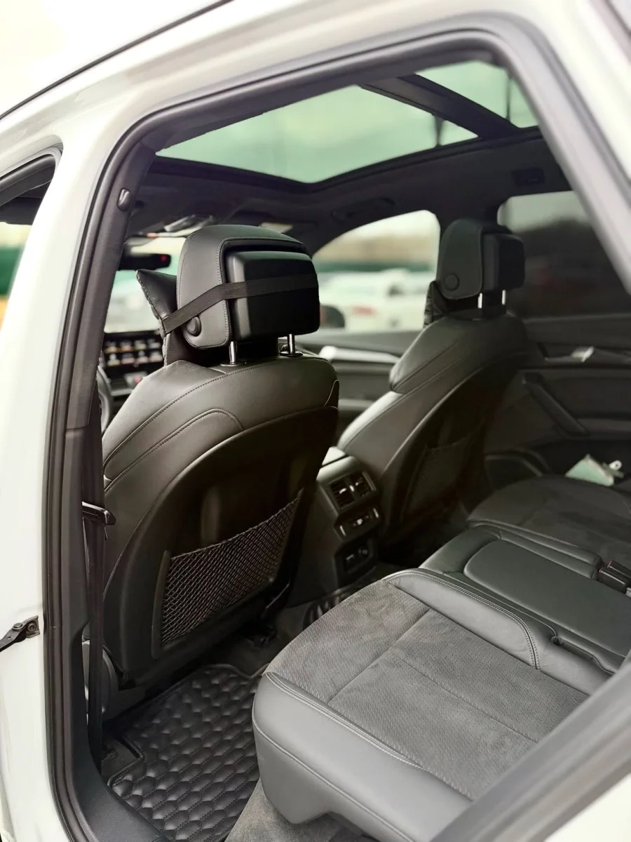 Купити Audi SQ5 3.0 бензин 2020 року білого кольору в Києві