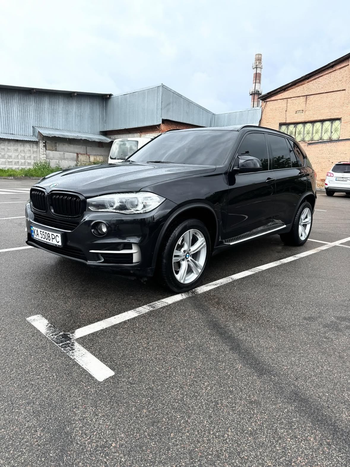 Купити BMW X5 2.0 дизель 2018 року чорного кольору в Києві
