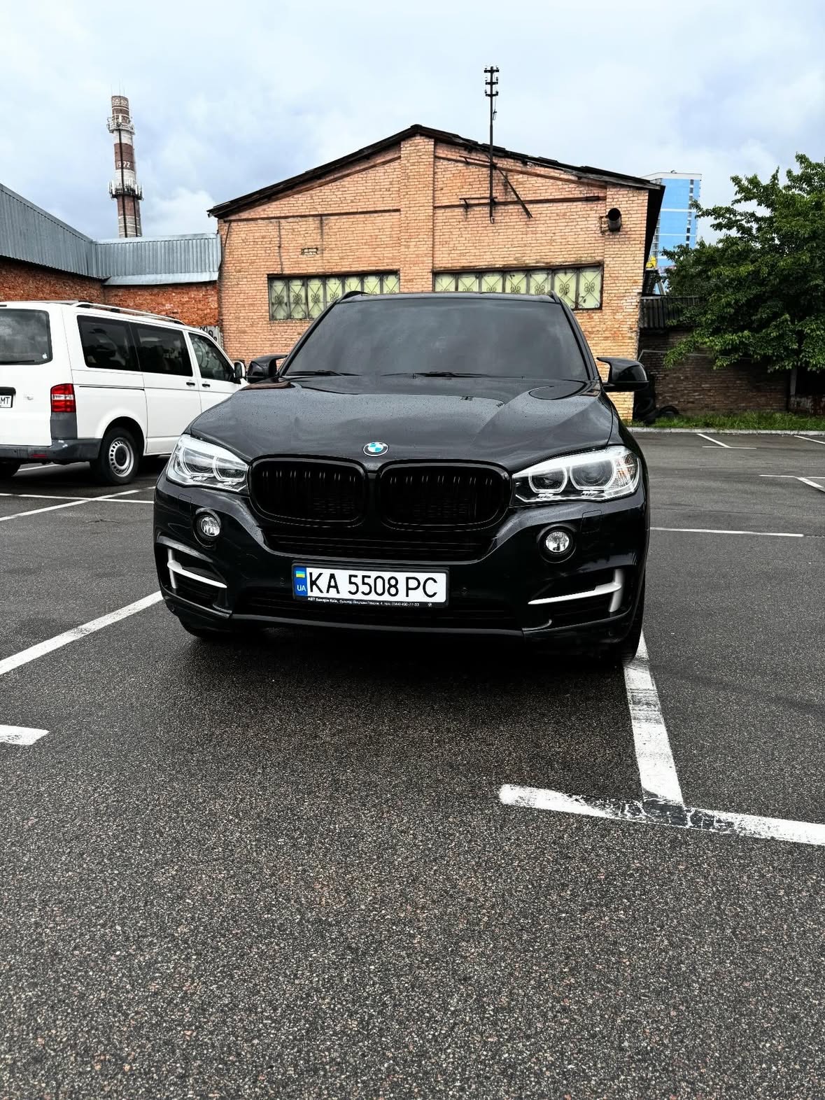 Купити BMW X5 2.0 дизель 2018 року чорного кольору в Києві