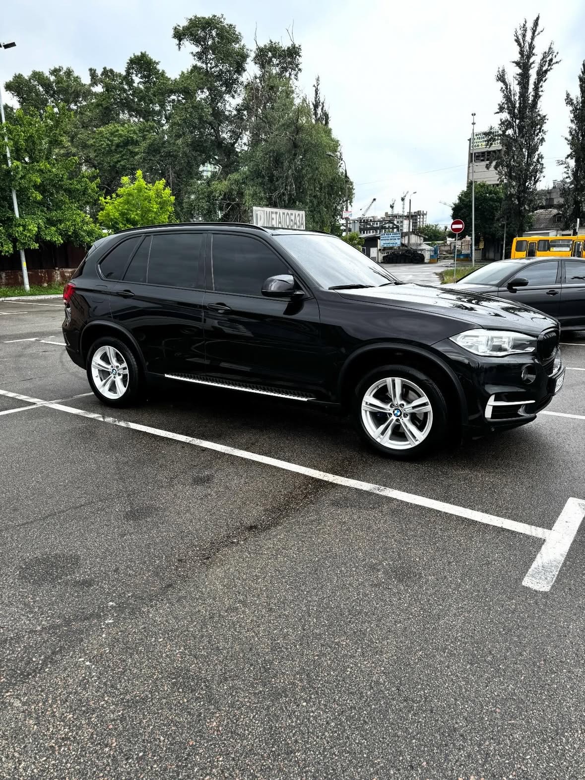 Купити BMW X5 2.0 дизель 2018 року чорного кольору в Києві