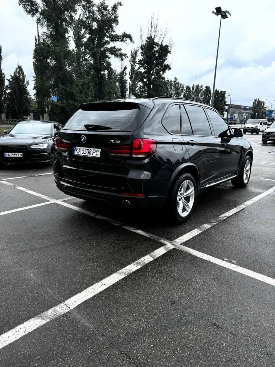 Купити BMW X5 2.0 дизель 2018 року чорного кольору в Києві