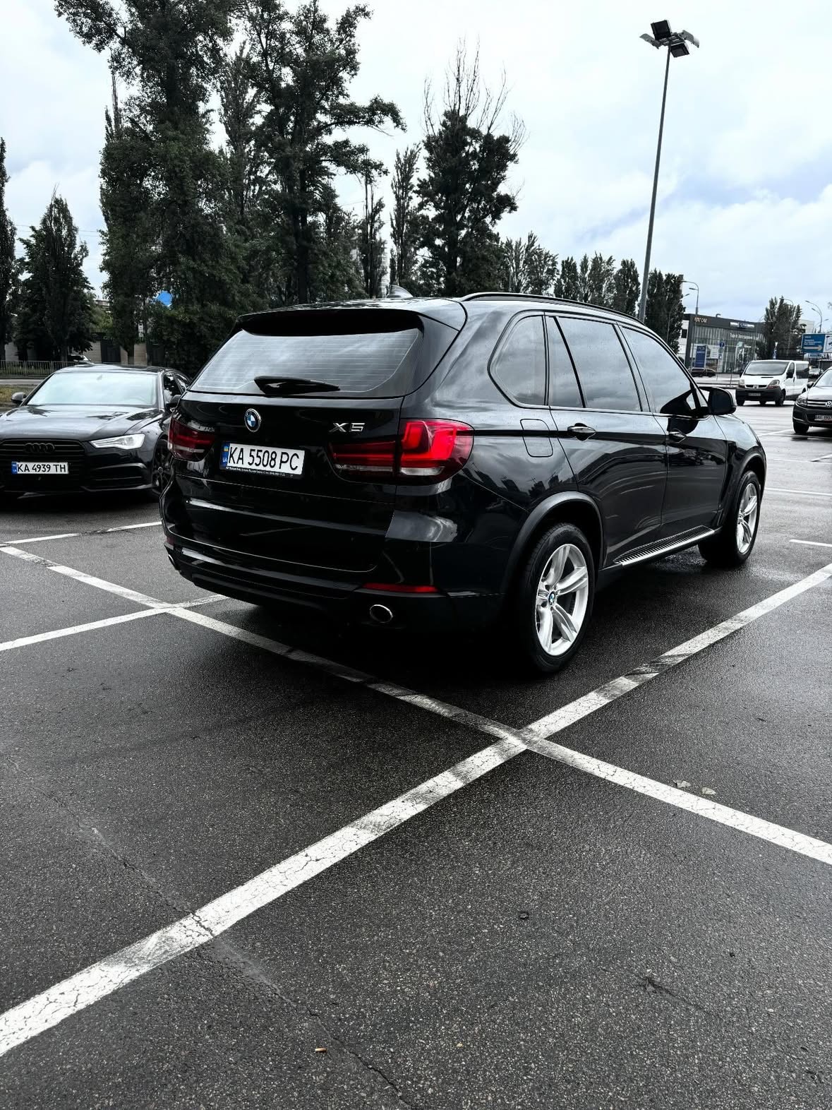 Купити BMW X5 2.0 дизель 2018 року чорного кольору в Києві