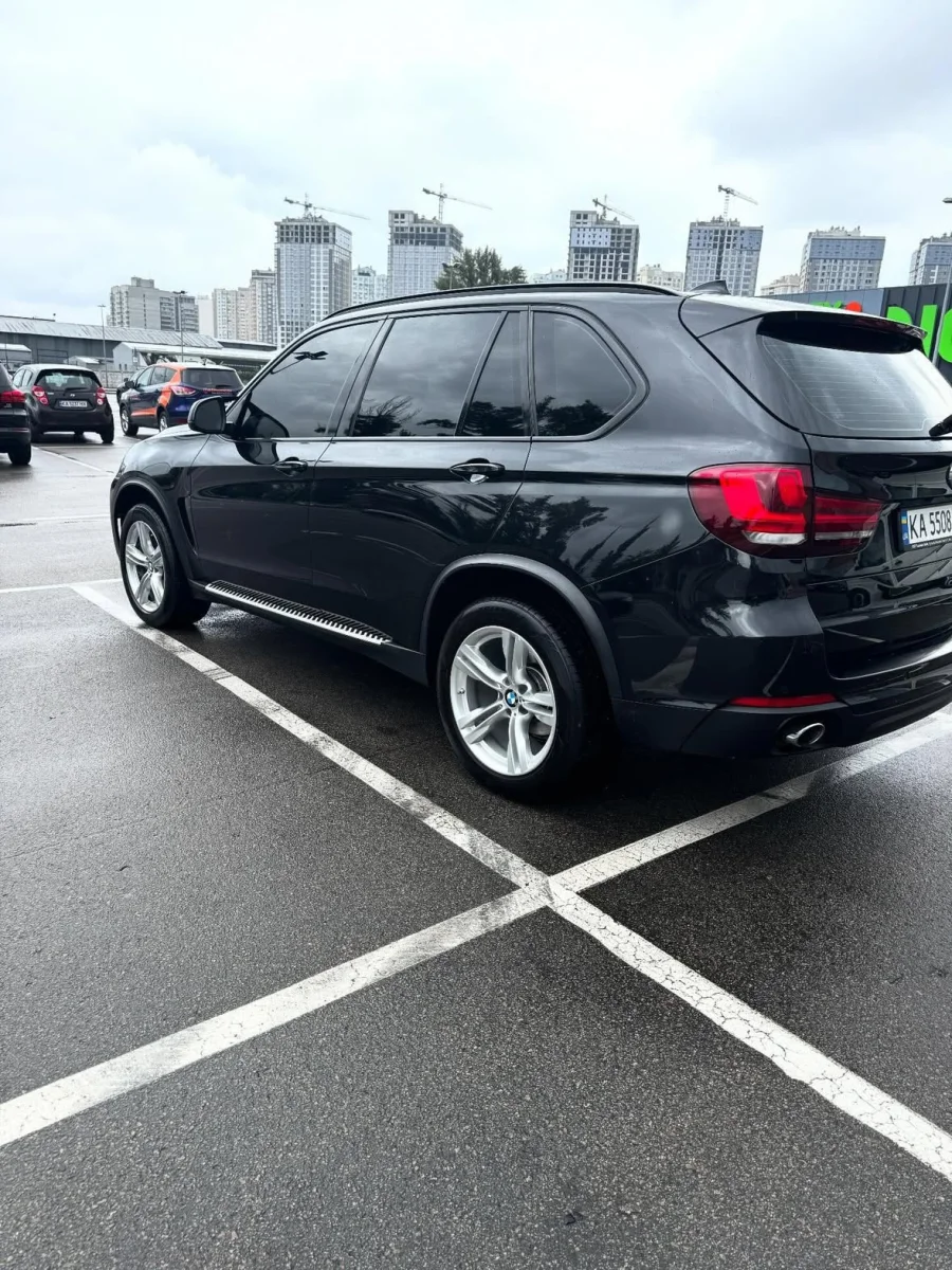 Купити BMW X5 2.0 дизель 2018 року чорного кольору в Києві