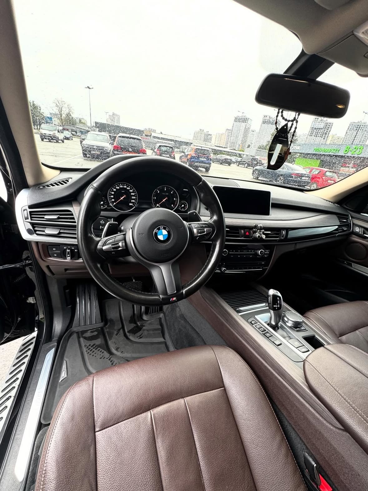 Купити BMW X5 2.0 дизель 2018 року чорного кольору в Києві