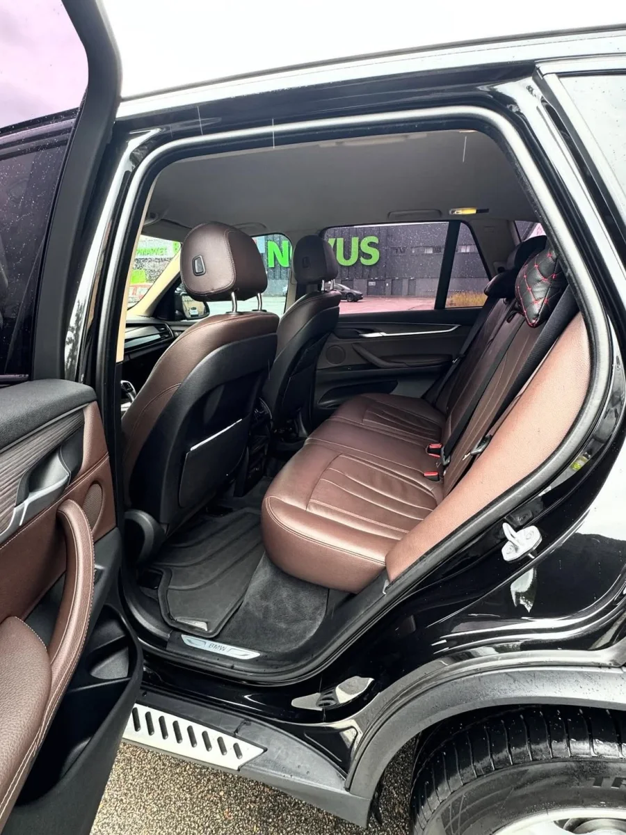 Купити BMW X5 2.0 дизель 2018 року чорного кольору в Києві