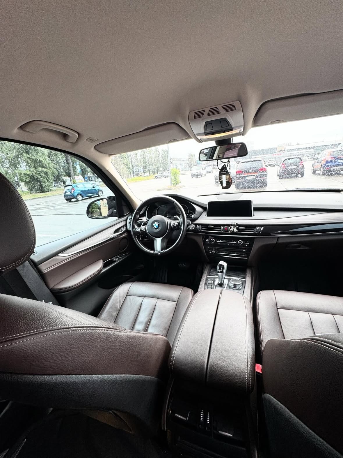 Купити BMW X5 2.0 дизель 2018 року чорного кольору в Києві