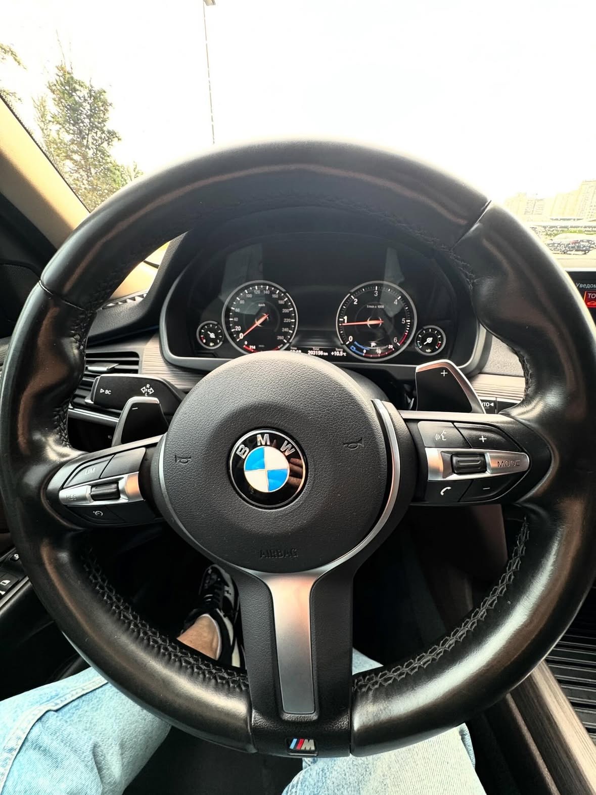 Купити BMW X5 2.0 дизель 2018 року чорного кольору в Києві