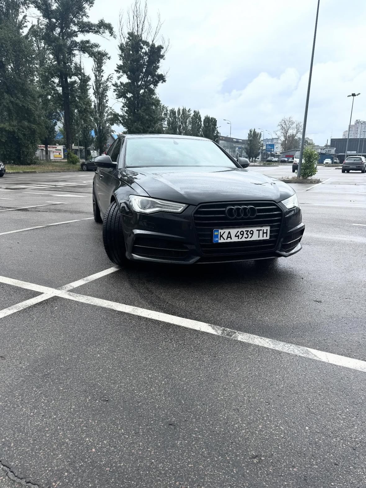 Купити Audi A6 2.0 бензин 2016 року чорного кольору в Києві