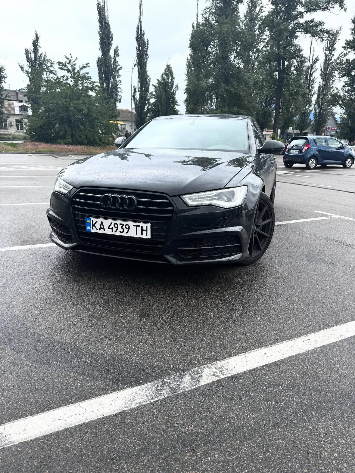Купити Audi A6 2.0 бензин 2016 року чорного кольору в Києві