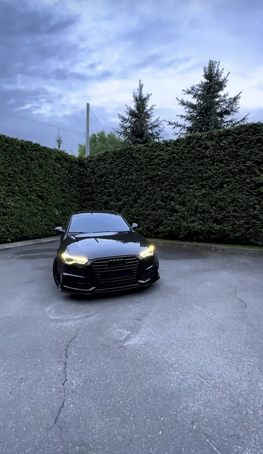 Купити Audi A6 2.0 бензин 2016 року чорного кольору в Києві