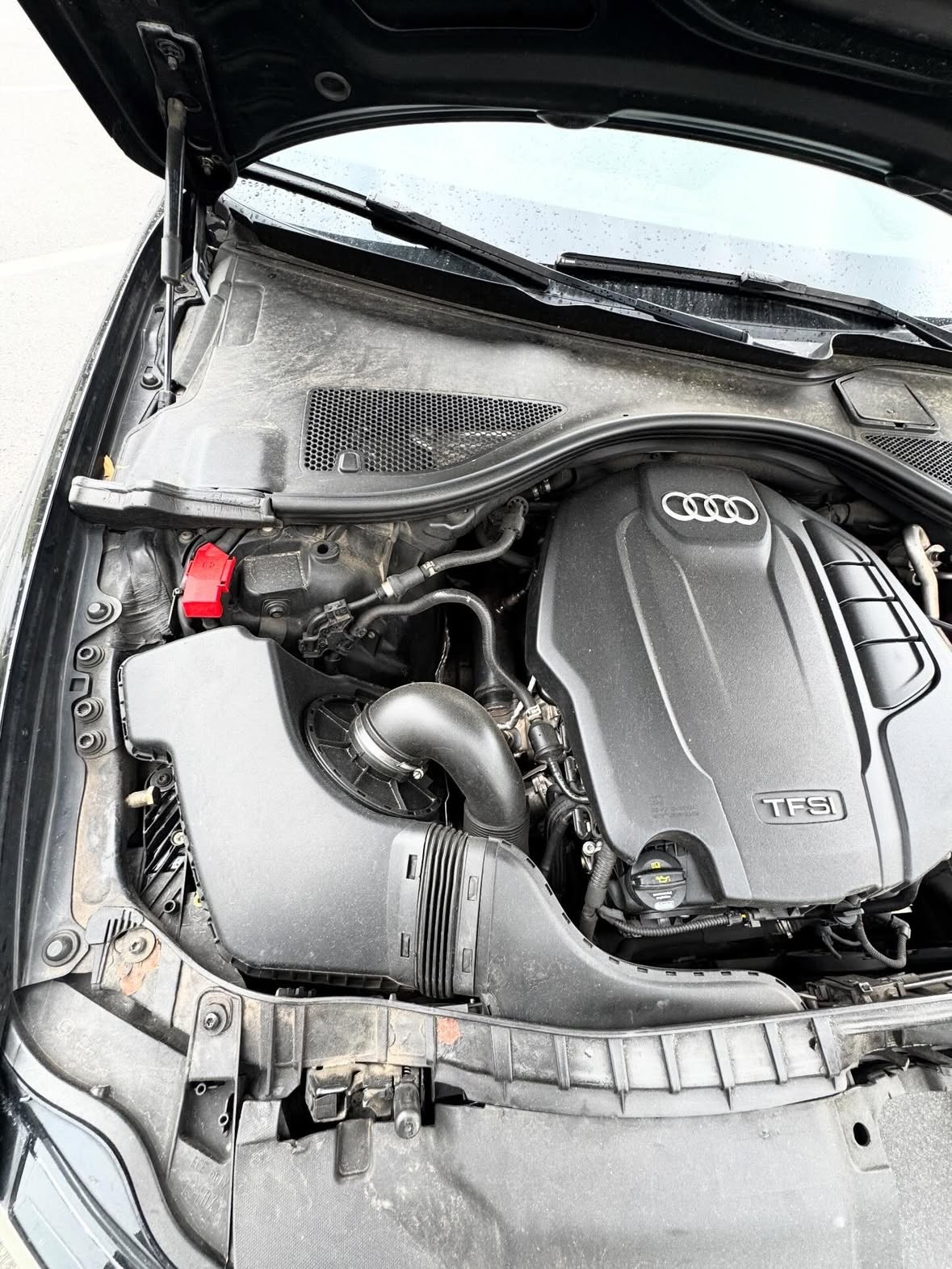 Купити Audi A6 2.0 бензин 2016 року чорного кольору в Києві