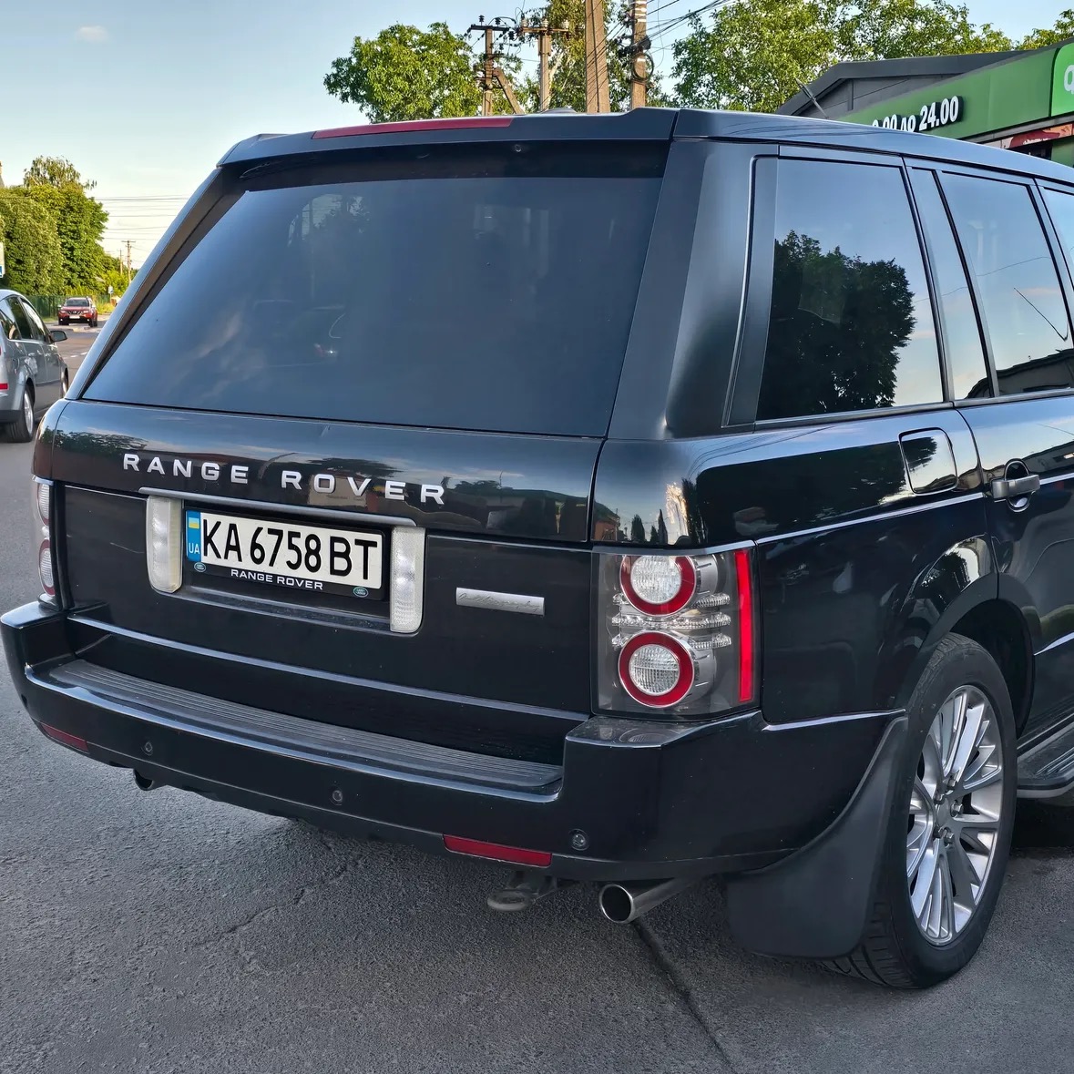 Купити Land Rover Range Rover 5.0 бензин 2011 року чорного кольору в Києві