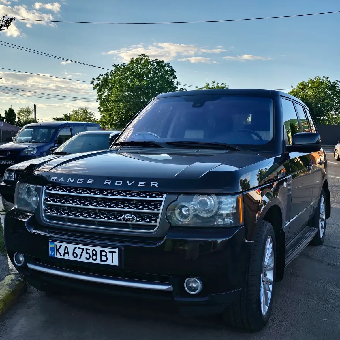 Купити Land Rover Range Rover 5.0 бензин 2011 року чорного кольору в Києві