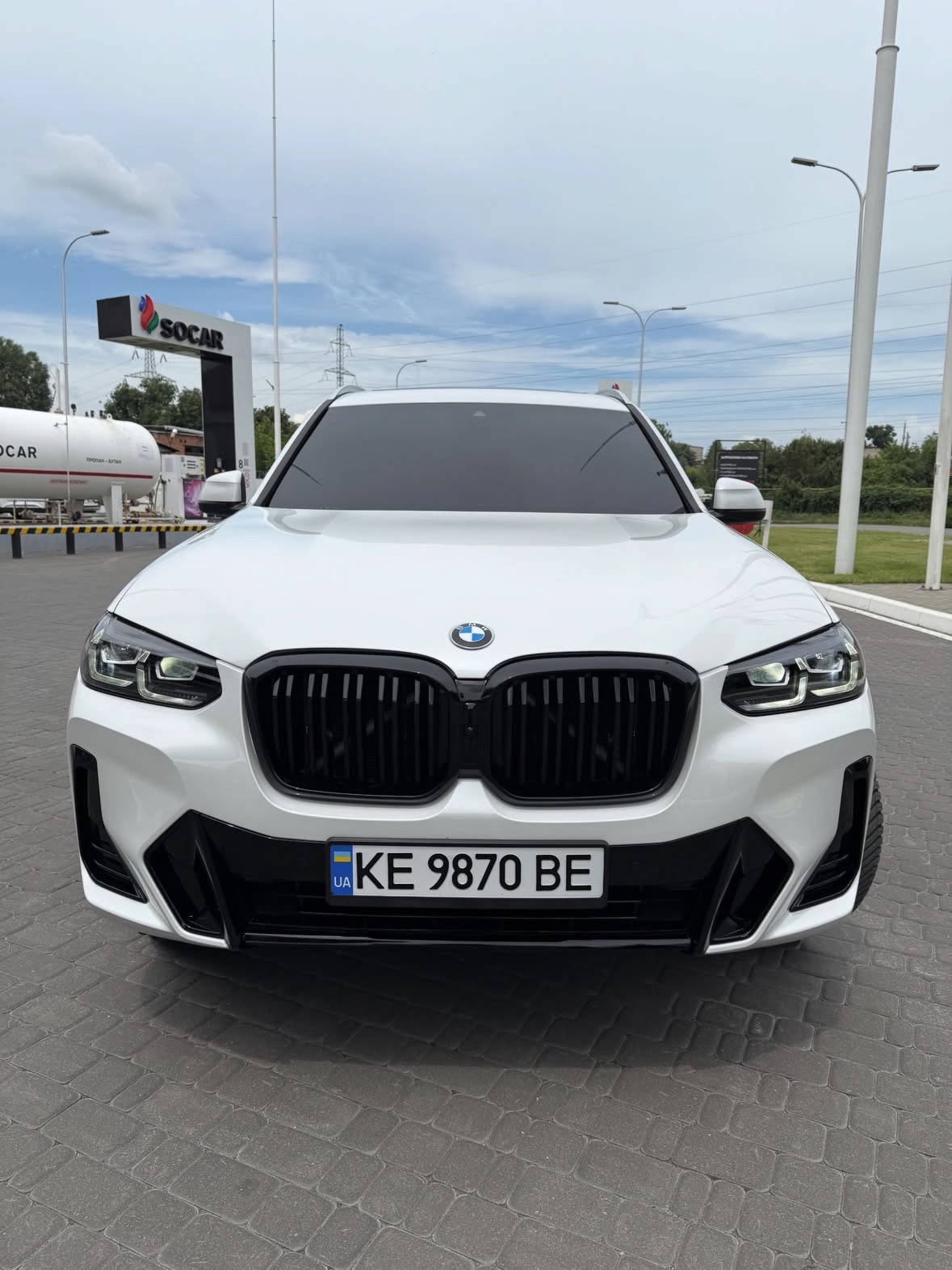 Купити BMW X3 2022 року білого кольору в Дніпрі