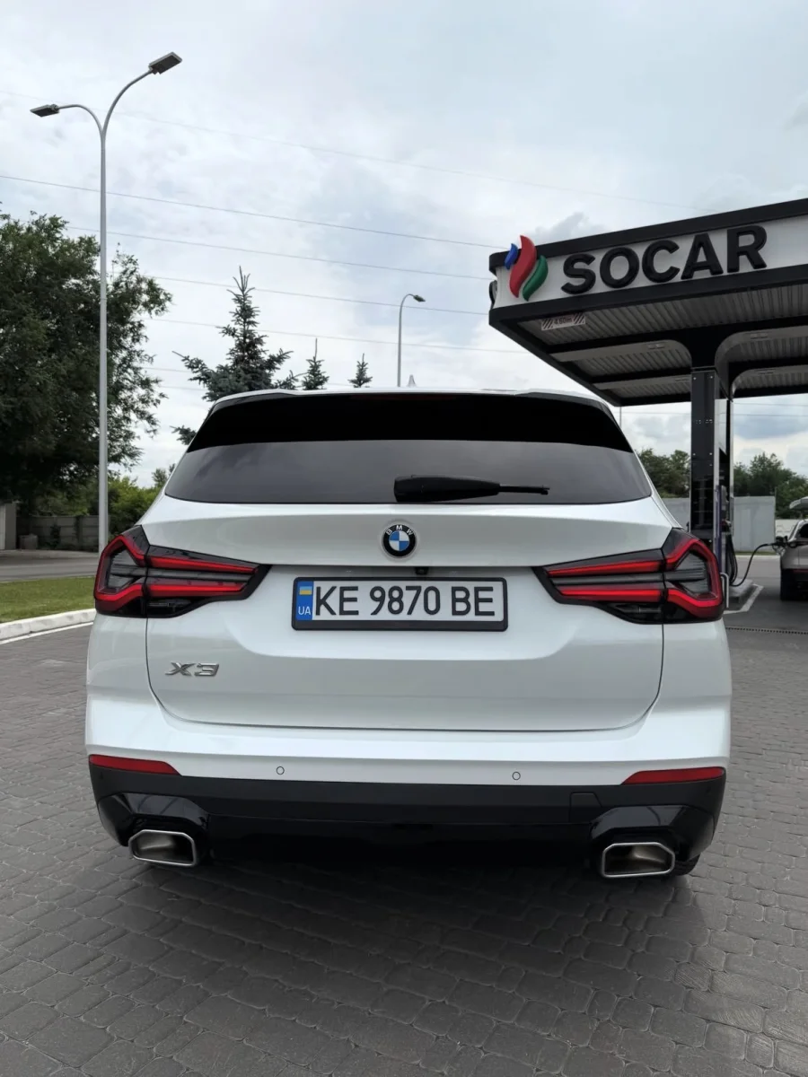 Купити BMW X3 2022 року білого кольору в Дніпрі